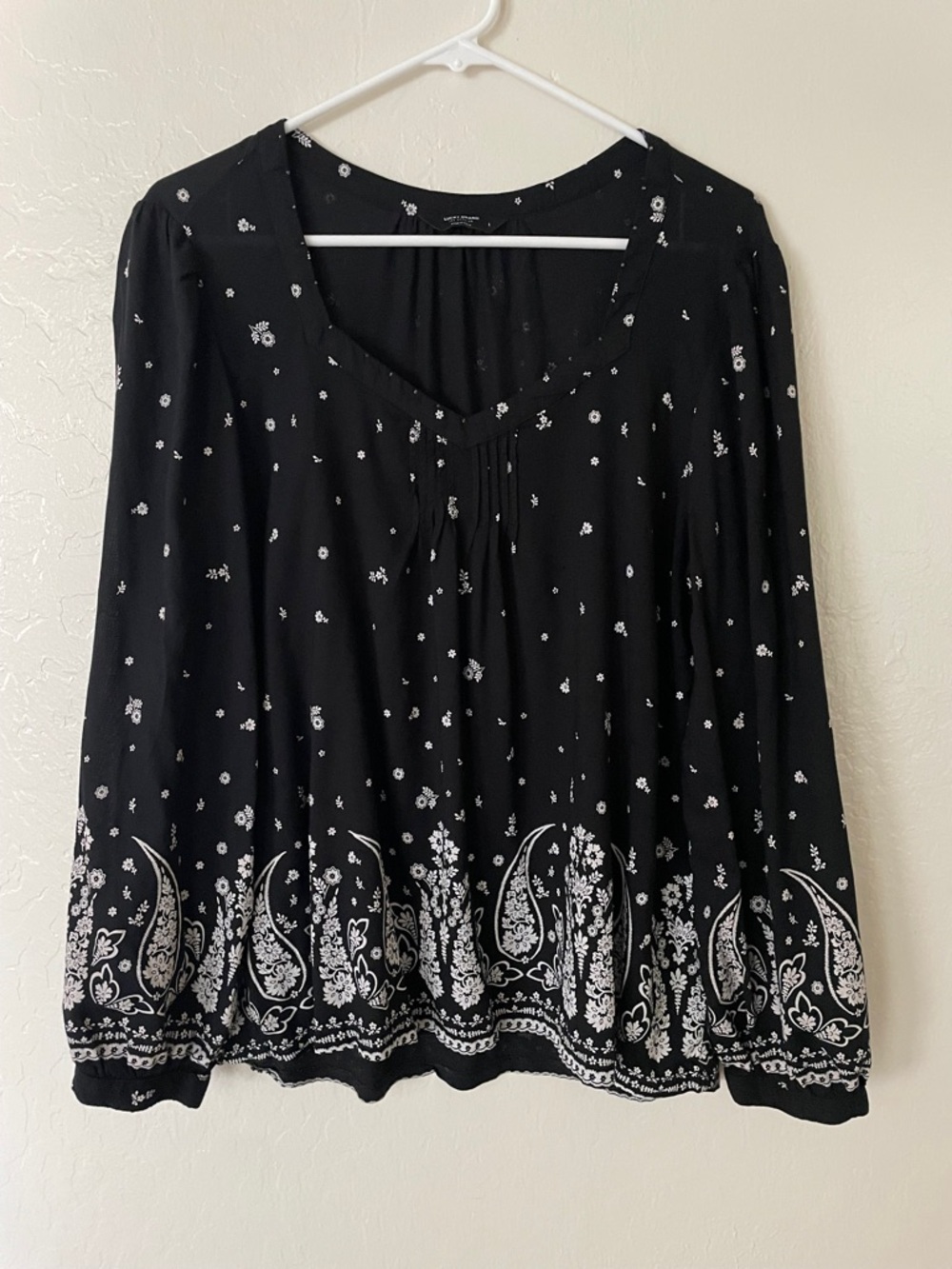 Lucky Brand Black Floral Border Print Long Sleeve Blouse